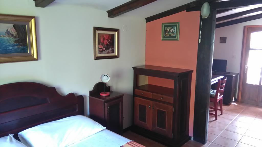 Apartments Picasso คอมีชา ห้อง รูปภาพ