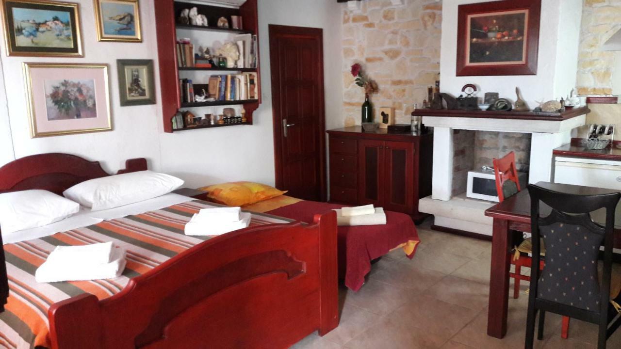 Apartments Picasso คอมีชา ภายนอก รูปภาพ