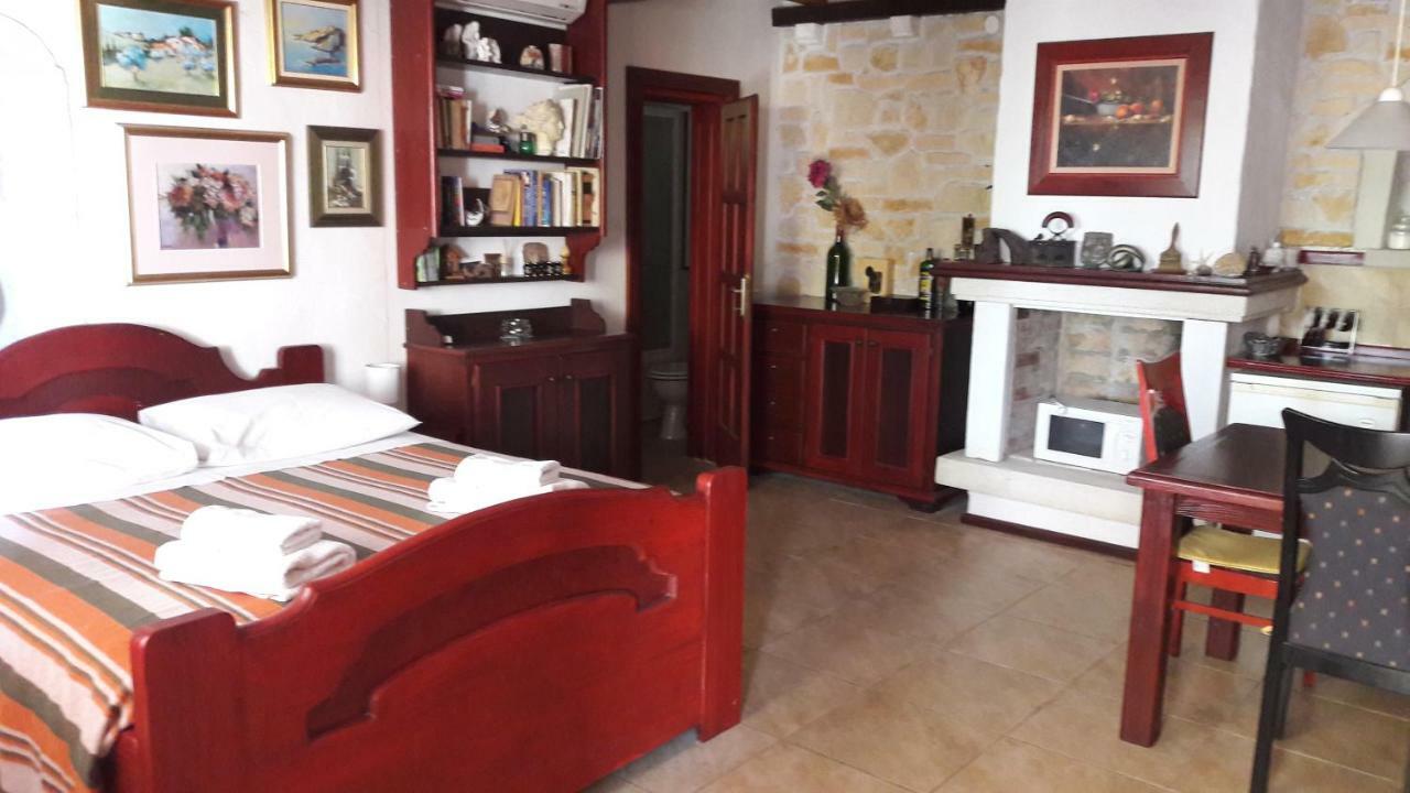 Apartments Picasso คอมีชา ภายนอก รูปภาพ