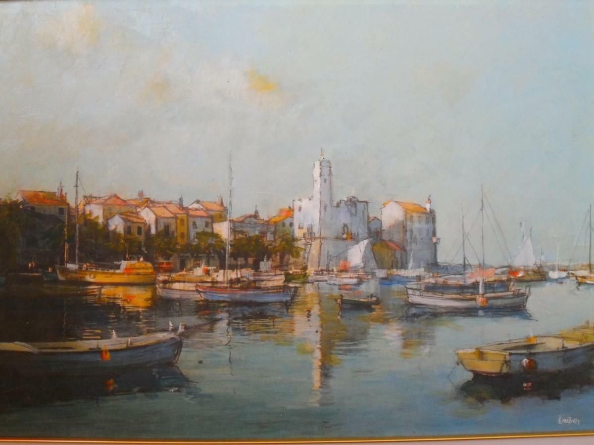 Apartments Picasso คอมีชา ภายนอก รูปภาพ