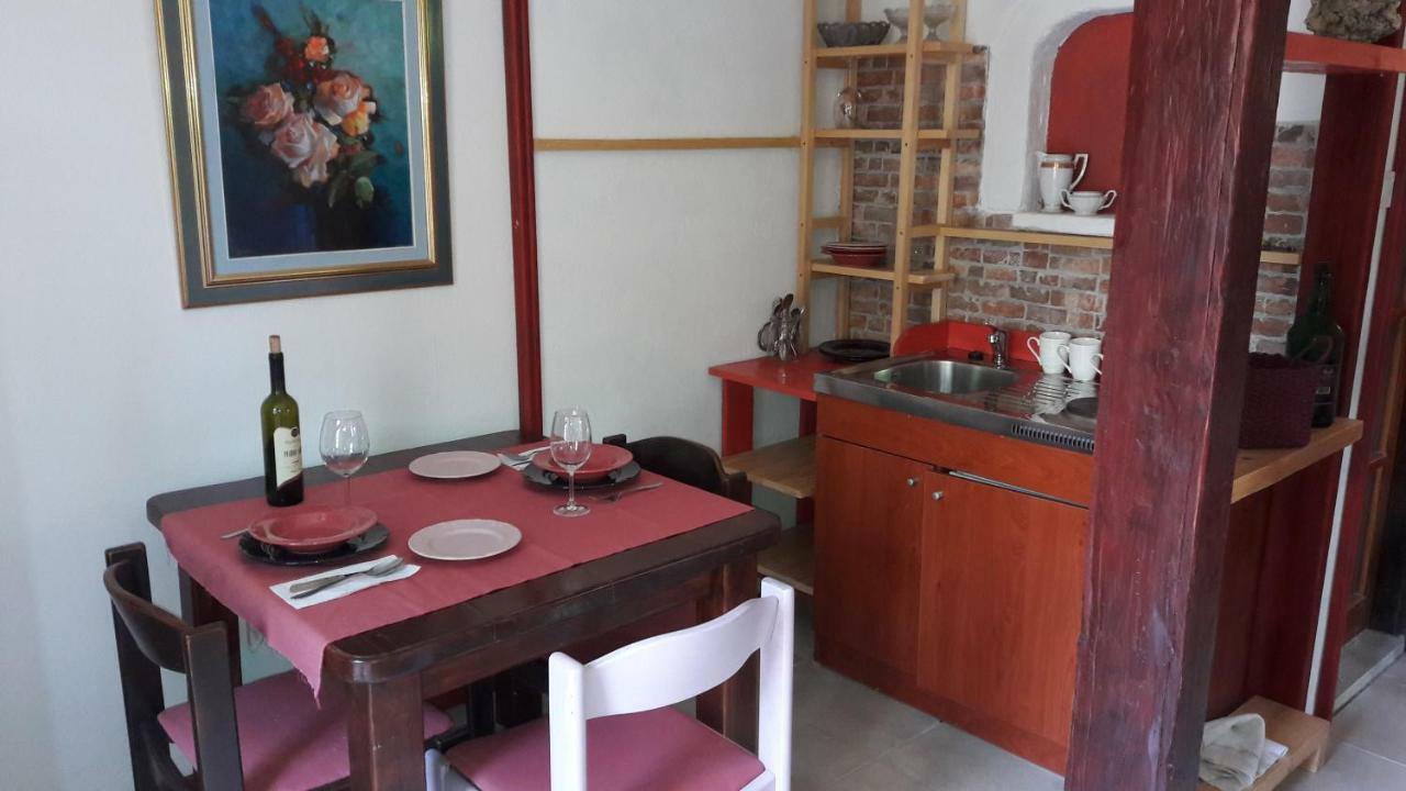 Apartments Picasso คอมีชา ภายนอก รูปภาพ
