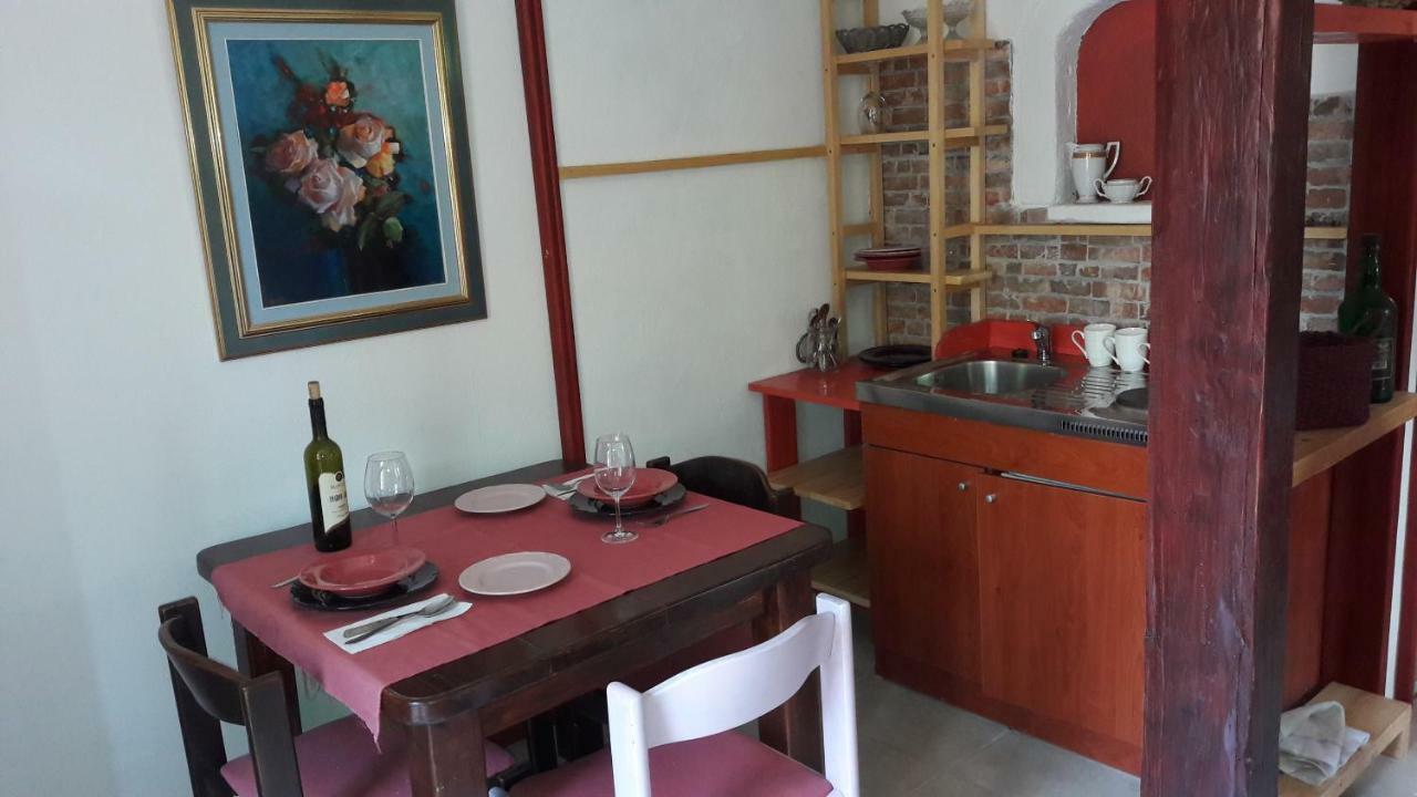 Apartments Picasso คอมีชา ภายนอก รูปภาพ